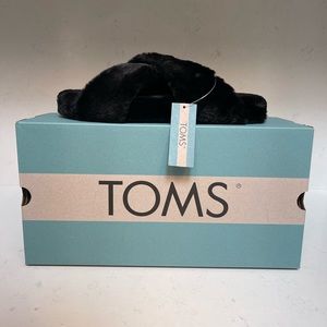 TOMS slides / slippers
